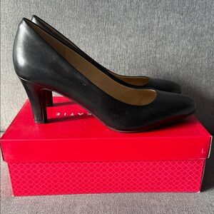 Kelly &K Katie Black pumps 10W